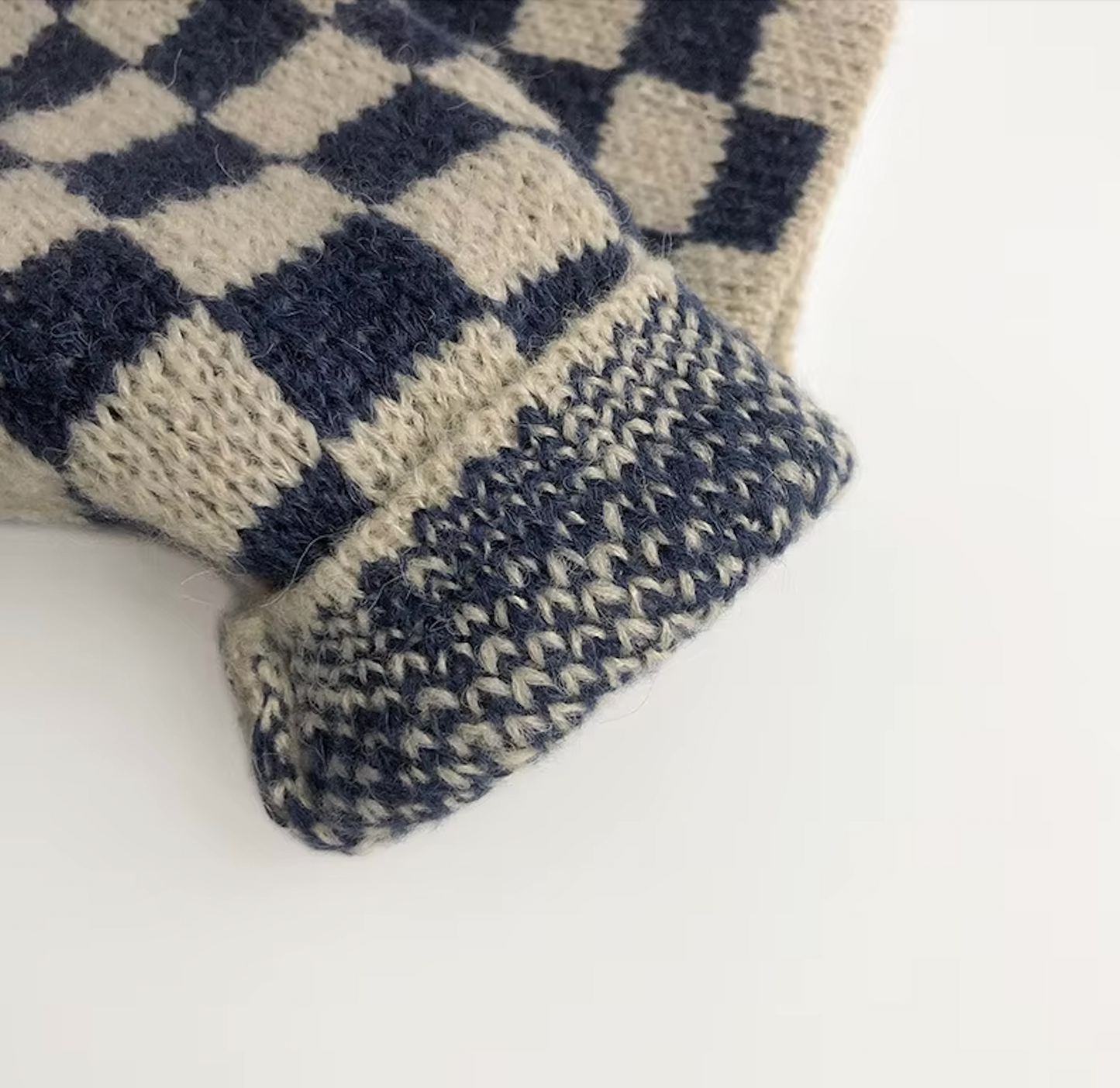 Knitted block vest detail