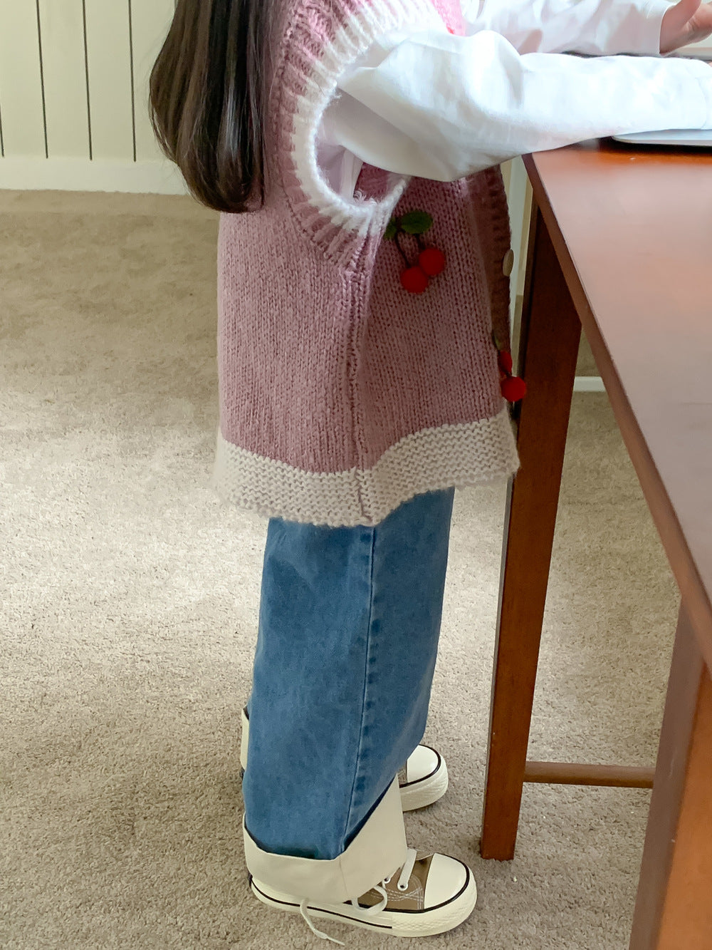 Knitted Vest Cherry (Beige / Purple)